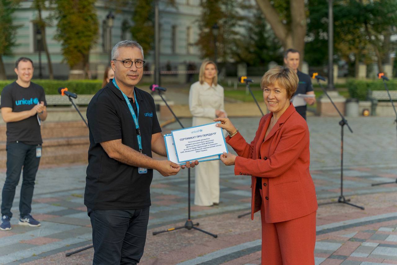 КНП КОР «Київська обласна дитяча лікарня» отримала спеціалізований автомобіль швидкої допомоги для новонароджених